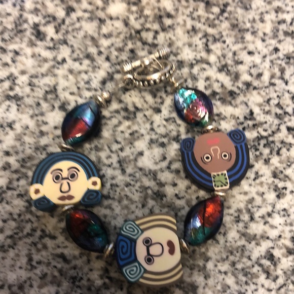Many  Faces Bracelet - Picture 2 of 3